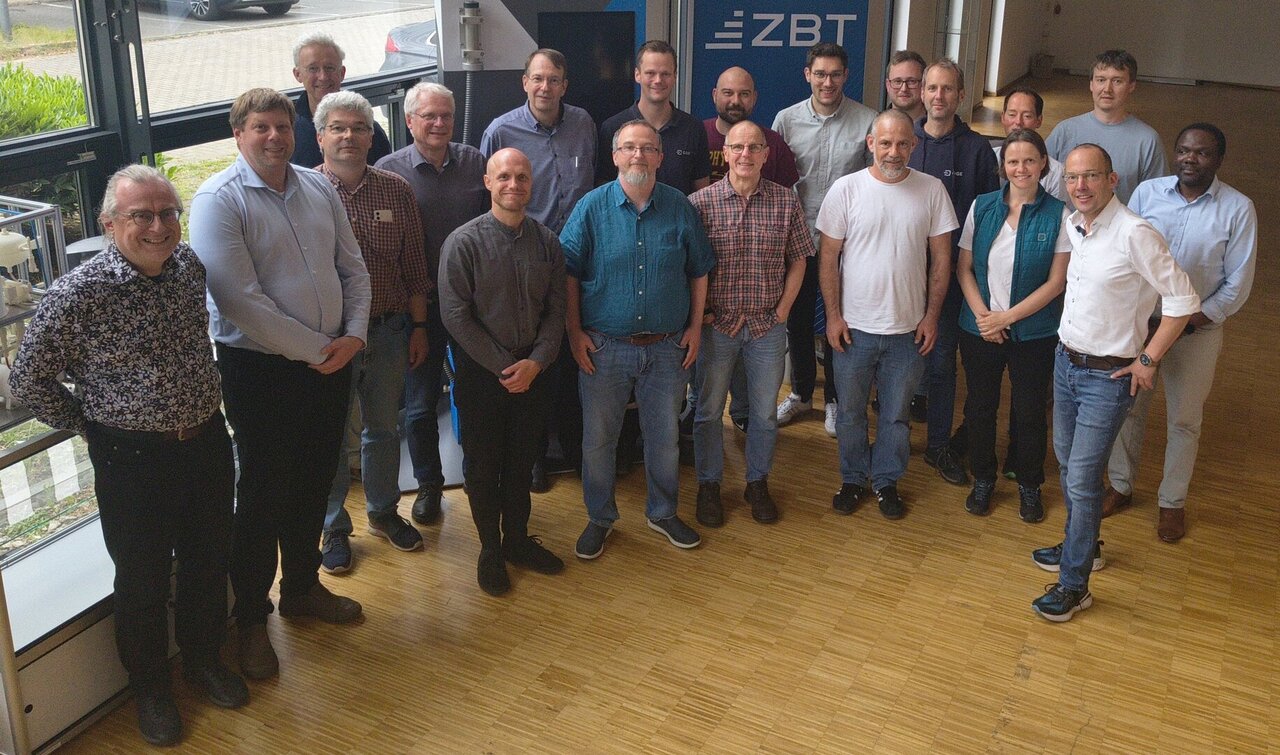 Gruppenfoto der Teilnehmer am Halbjahrestreffen